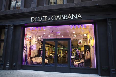 dolce y gabbana tiendas.